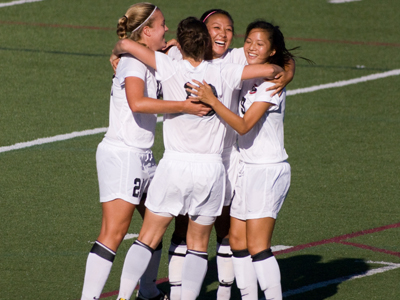 Whittier, warm weather not enough to stop women's soccer in 4-0 win