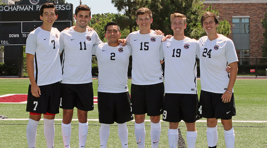 The six seniors pose for a picture.