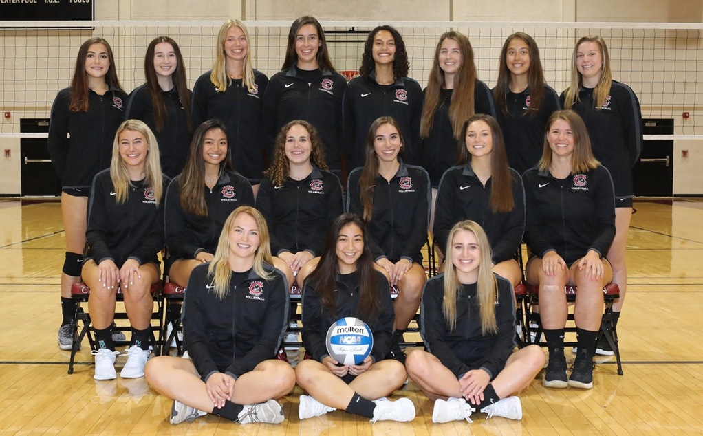 The 2019 Chapman volleyball team.