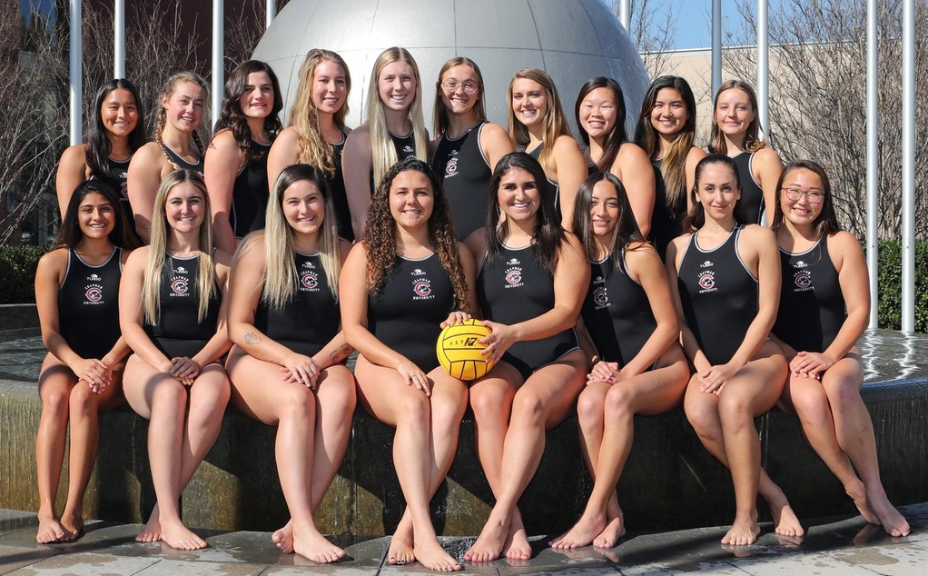 The 2020 Chapman women's water polo team photo.