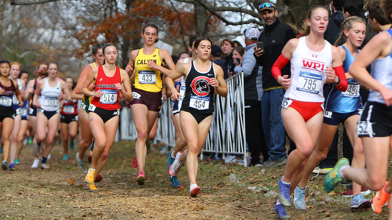 Maddie Mirro runs ahead of a pack.